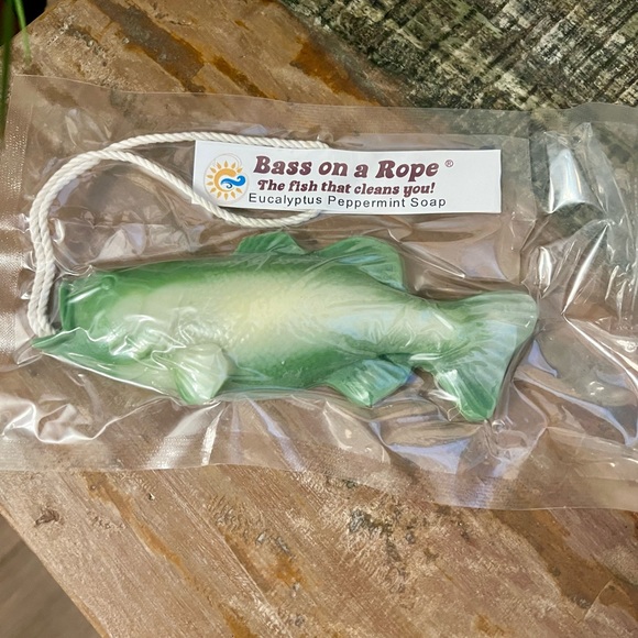 Bass Soap on a Rope. Eucalyptus Peppermint Soap. New in packaging. - Picture 6 of 6